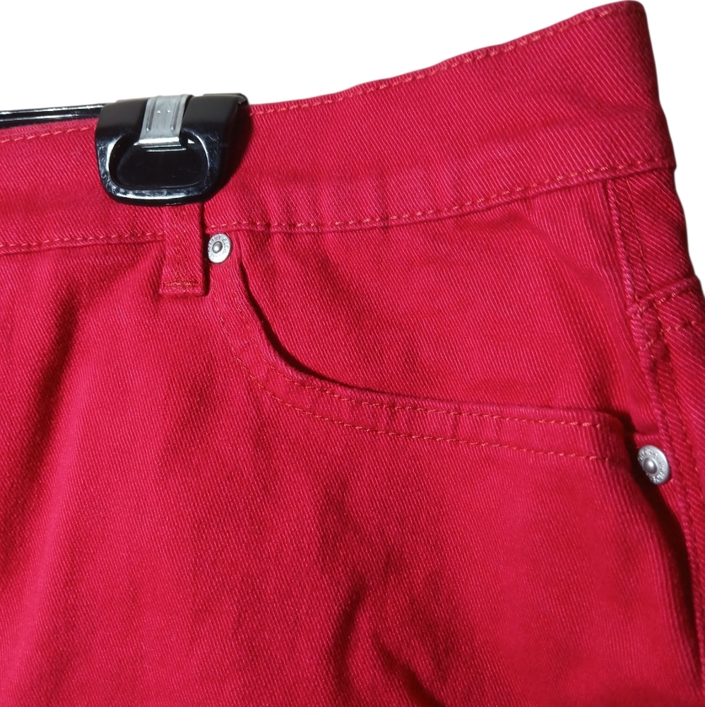 Gloria Vanderbilt Denim All Around Slimming Effect Red Cuffed Shorts Size 16 - Picture 6 of 16
